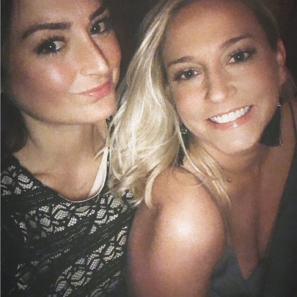 Alice + Olivia lace cropped top size 6 - Picture 11 of 11